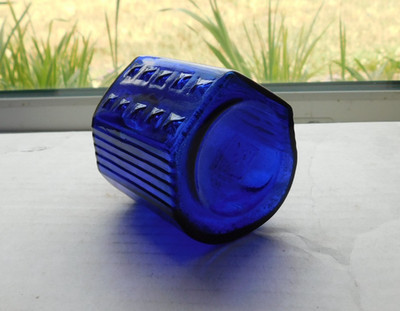 STUNNING BLUE HOB NAIL POISON BOTTLE