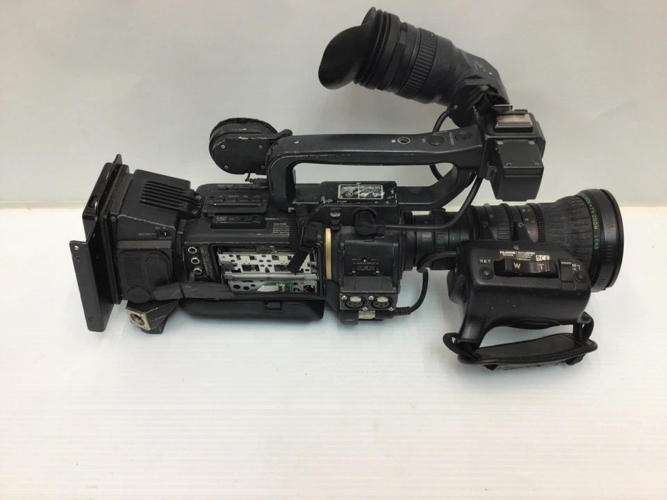 JVC GY-HD200CHU HDV 1/3" 3-CCD Professional Camcorder, FUJINON LENS, *PARTS* - Image 4 of 4