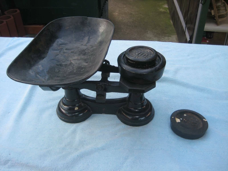 Vintage Rustic Kitchen Scales Collectables Gumtree Vintage Rustic Kitchen Scales