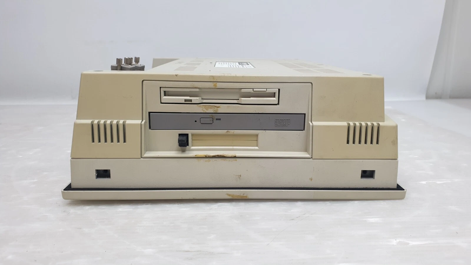 STC 12-T drive bay with floppy and optical drives
