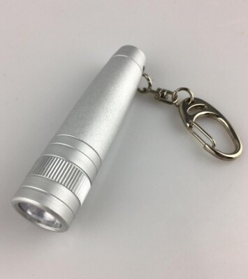Mini Taschenlampe Schlüsselanhänger Akku Handlich Silber Aluminium Camping