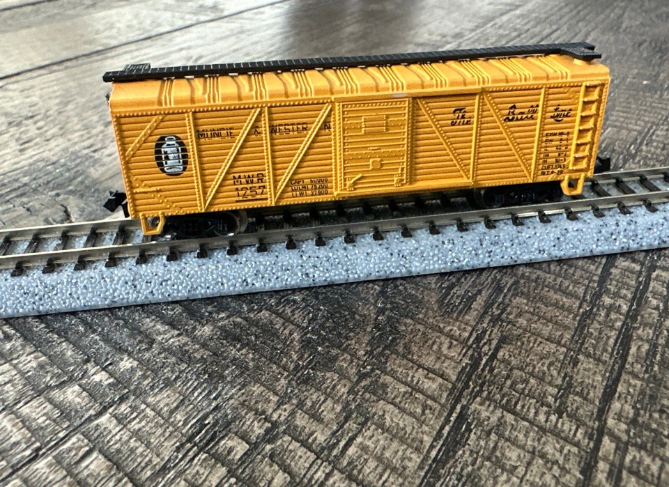 Model Power N Scale #3462 Box Car Muncie & Western #1257 The Ball Line NIB! - Image 3 of 4