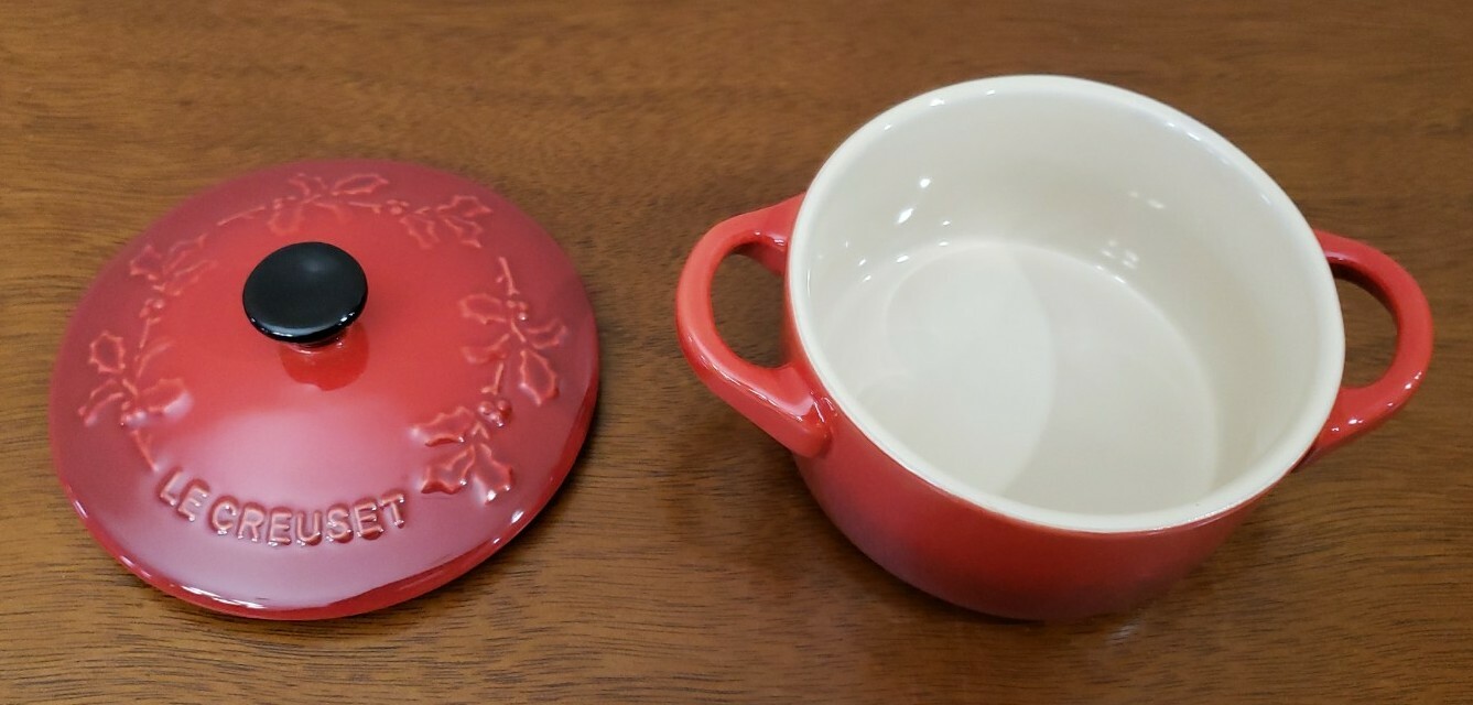 Le Creuset XMAS Collection HOLLY MINI COCOTTE 8 oz Stoneware Cerise New in Box 630870294645 eBay