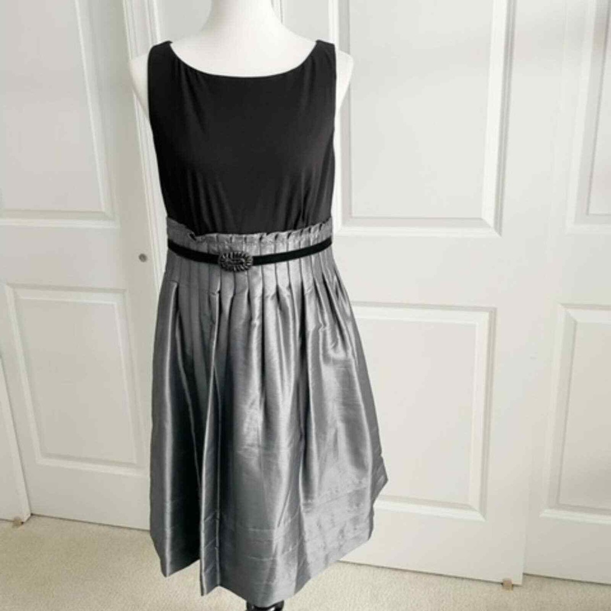 jessica simpson silver dress Jessica Simpson Black Silver Sleeveless Pleated Dress with Belt Tulle Size  12