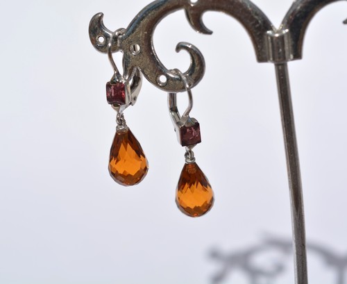 Orecchini pendenti oro 18 kt con zaffiri Burma e corniole naturali - Foto 3 di 6