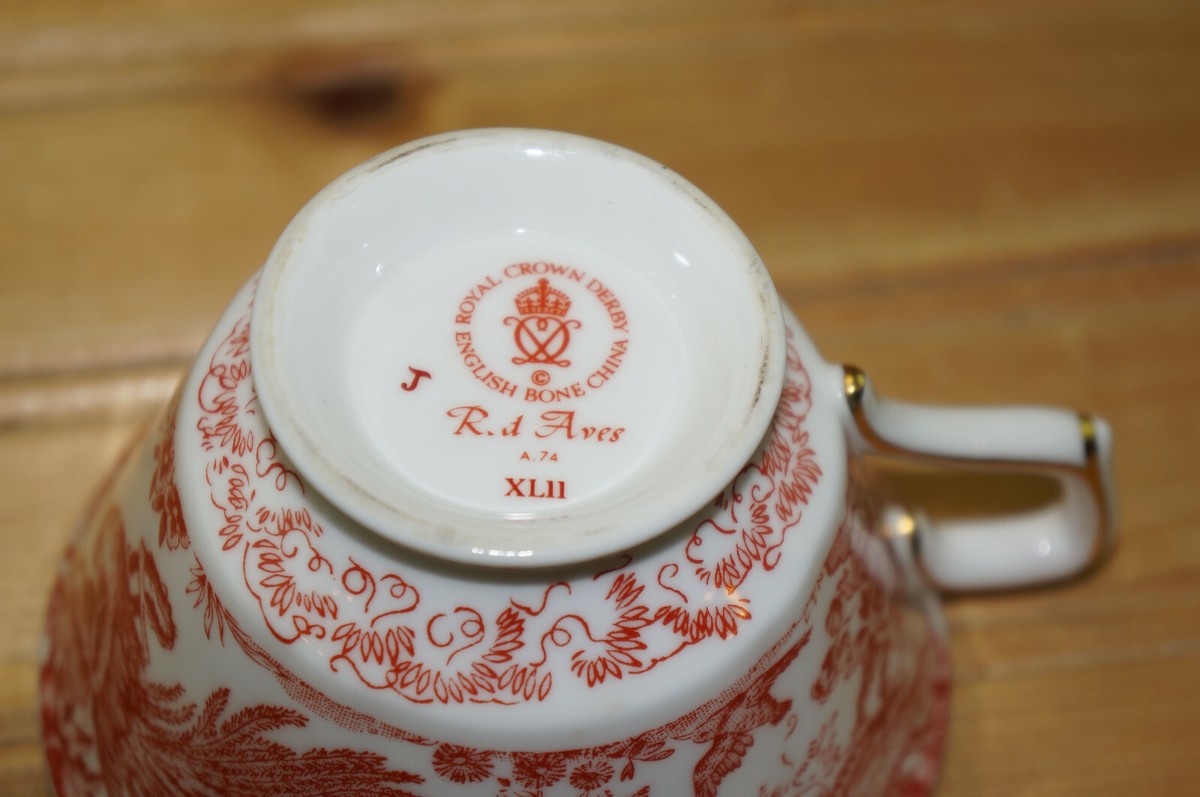 Royal Crown Derby Red Aves (4) Cups, 2 1/2 Royal Crown Derby Red Aves (4) Cups, 2 1/2