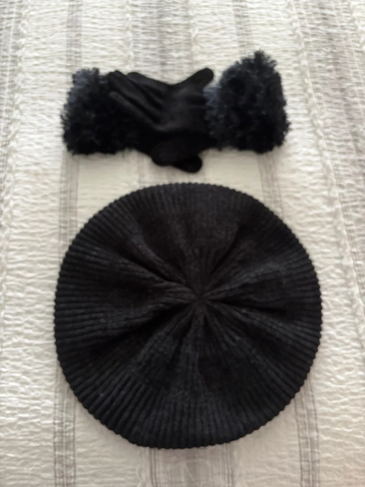 VTG Black Velour Beret & Faux Fur Gloves Set - Whimsigoth - OS - Image 2 of 4