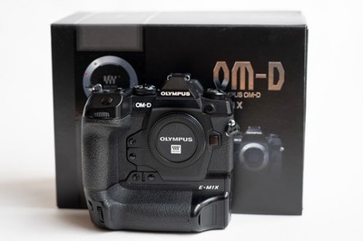 Olympus OM-D E-M1X   TOP Zustand   nur 15k Auslösungen   Profi Kamera - Box
