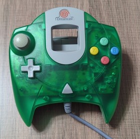 SEGA Dreamcast HKT-3020 Console White w/ Box, 2 Controllers, 4 Games