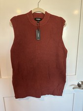 NWT Sleeveless Express Sweater Medium