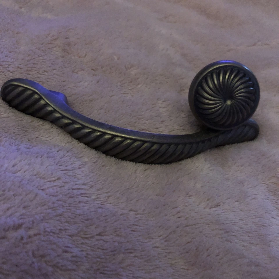 2002 Vintage 26 puxadores de gaveta e 48 botões vintage - Imagem 3 de 4