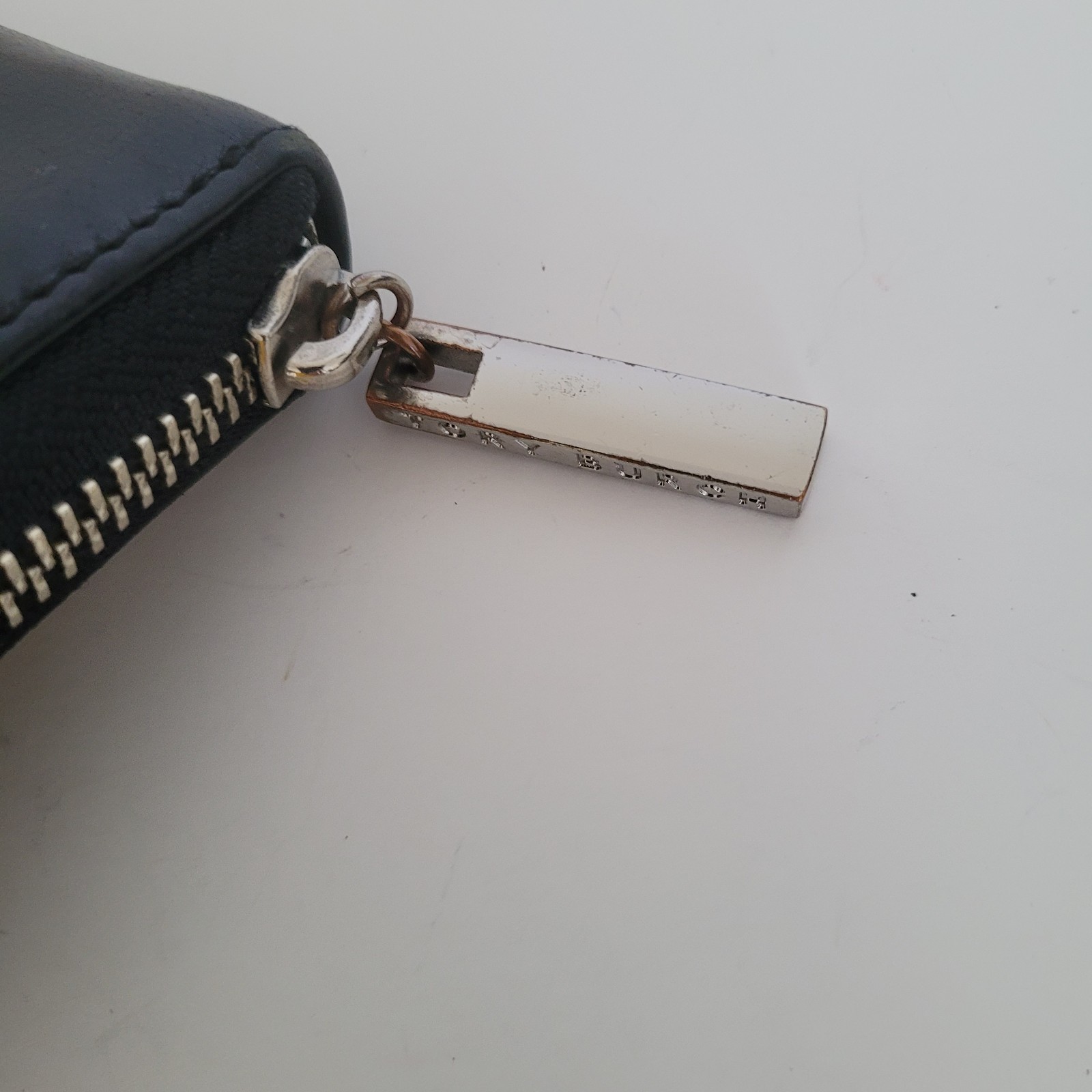 Tory Burch Solid Black Cowhide Leather Zip Around… - image 7