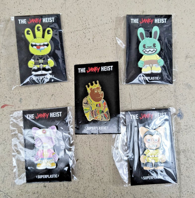 SUPERPLASTIC The janky Heist Enamel Pins Five Pieces Ultra Rare Guggi, Riot Bear