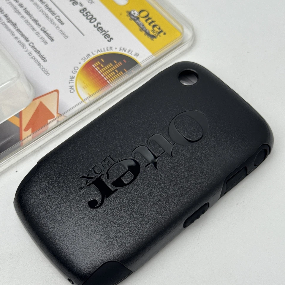 Otterbox Commuter Case Dual Layer Black Cover for BlackBerry 8520 8530 9300 9330 - Image 4 of 4