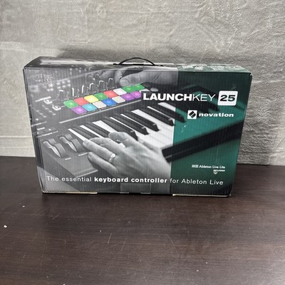 Novation Launchkey Mk2 25 Midi USB Keyboard W Drum Pads Tested Working