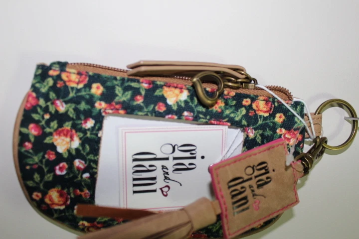 NUEVO Gigi Hill Gia Dani Annalise Beso Lona Bandolera Monedero Bolso 3 piezas Foto 3 de 4