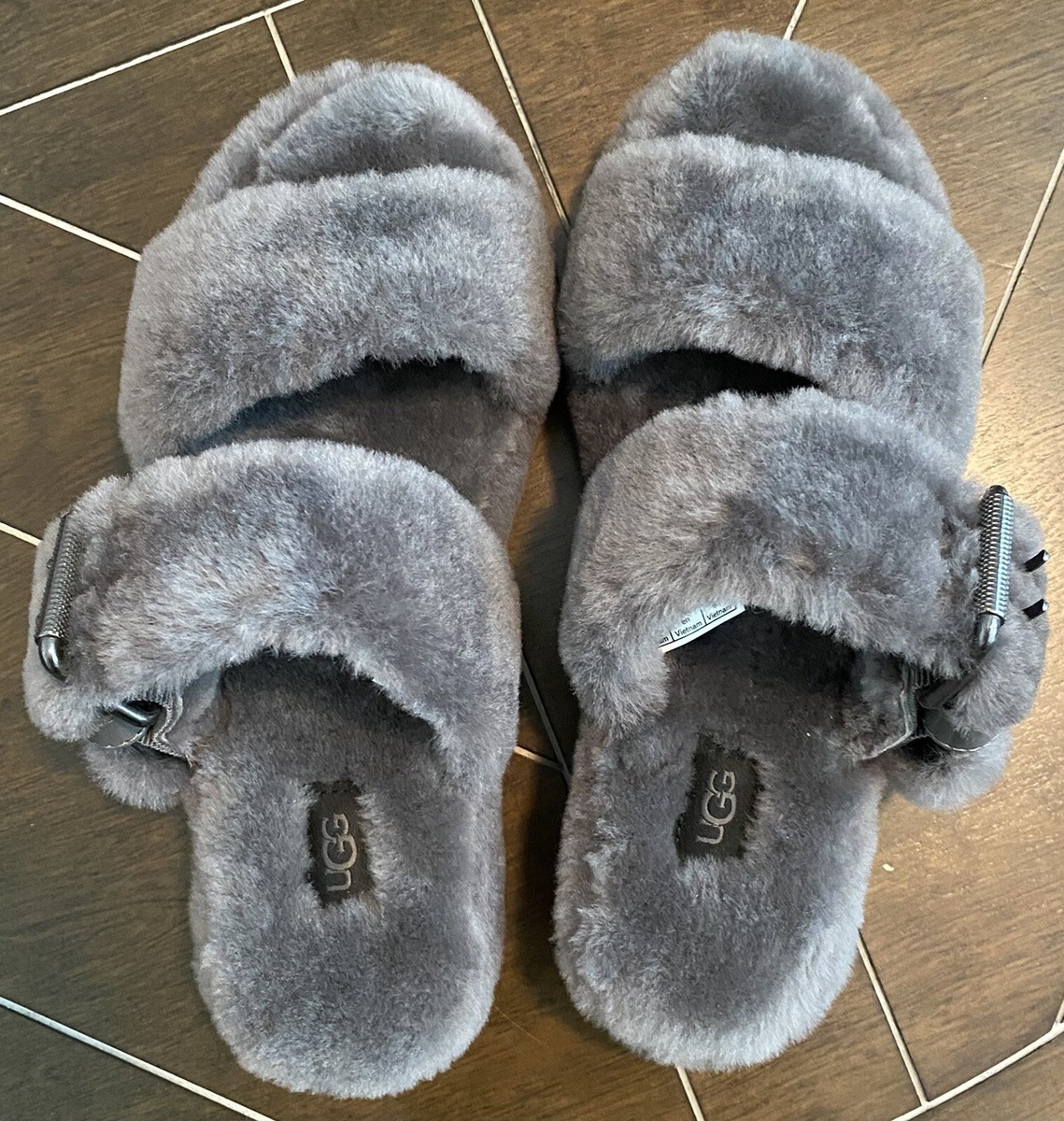UGG Fuzz Yeah Grey Slipper size US 1104662 Sandal Fluffy Fuzzy