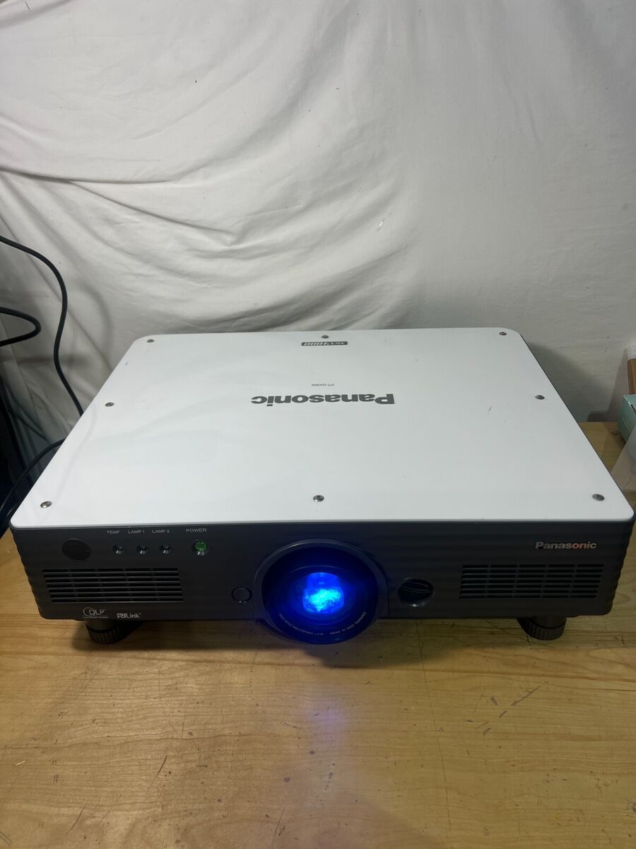 Panasonic PT-D4000U DLP Projector White Corded 1080i (FHD Panasonic PT-D4000U DLP Projector White Corded 1080i (FHD