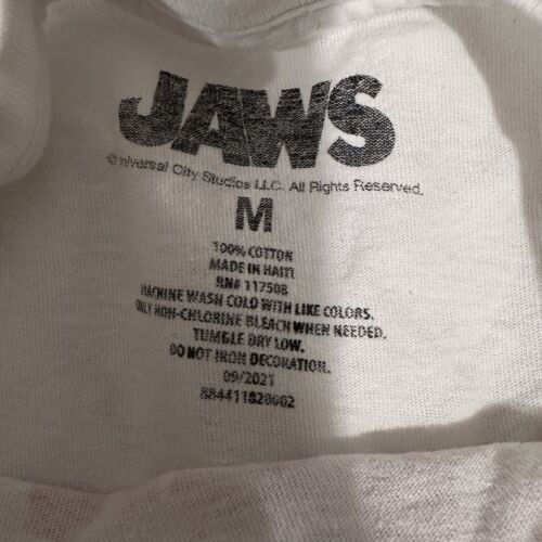 Jaws Movie Print T Shirt Size Medium - Picture 4 of 6