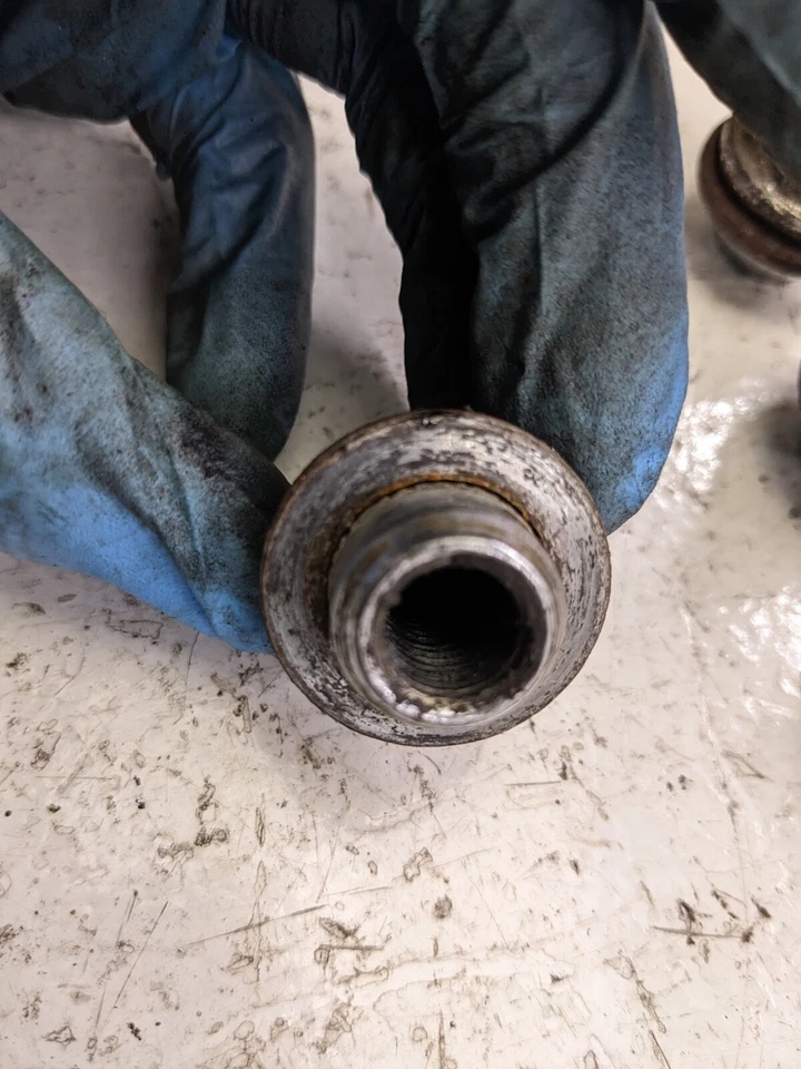 MITSUBISHI OUTLANDER 2.0 D 2008 TUERCAS DE RUEDA TORNILLOS 5x Foto 2 de 3