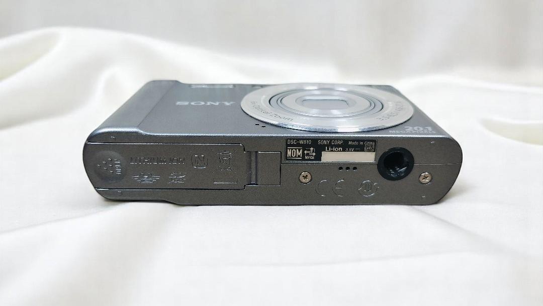 Mint] Sony Cyber-shot DSC-W810 20.1MP Digital Camera Silver