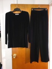 Beautiful Vintage Leslie Fay Black Velvet Top...