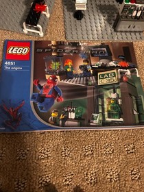 Used LEGO 4851 - Spider-Man The Origins with Instructions and stickers 4/6 Figs