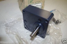 ORIENTAL MOTOR VEXTA GEARHEAD  GEARBOX # 3GN7-5KA    RATIO:  7.5:1 