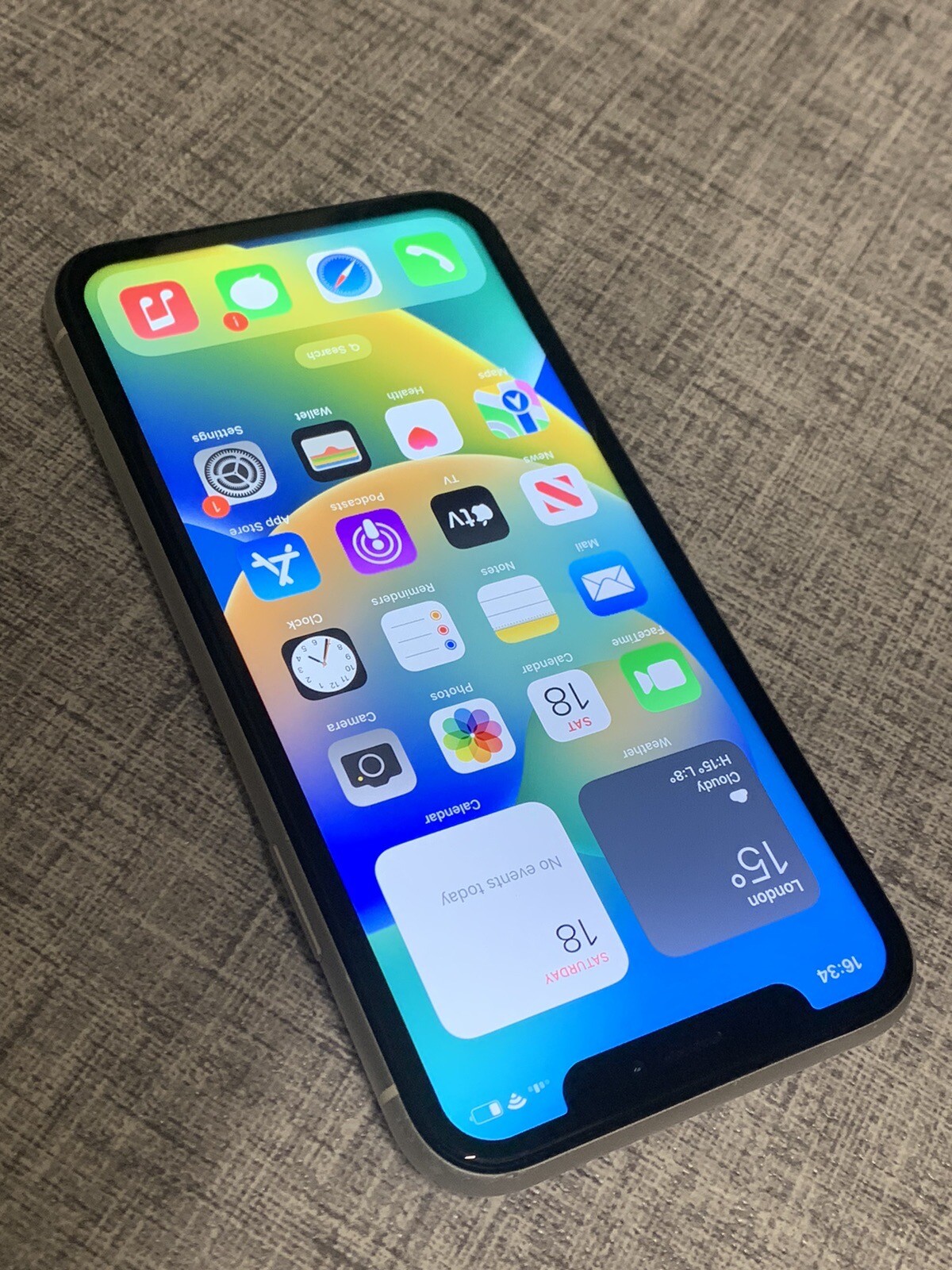 APPLE IPHONE XR WHITE 64GB * UNLOCKED * iPhone XR eBay