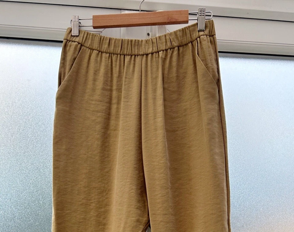 ZARA Khaki Trousers Size M – Comfy Casual Pants with Pockets - Image 3 of 4