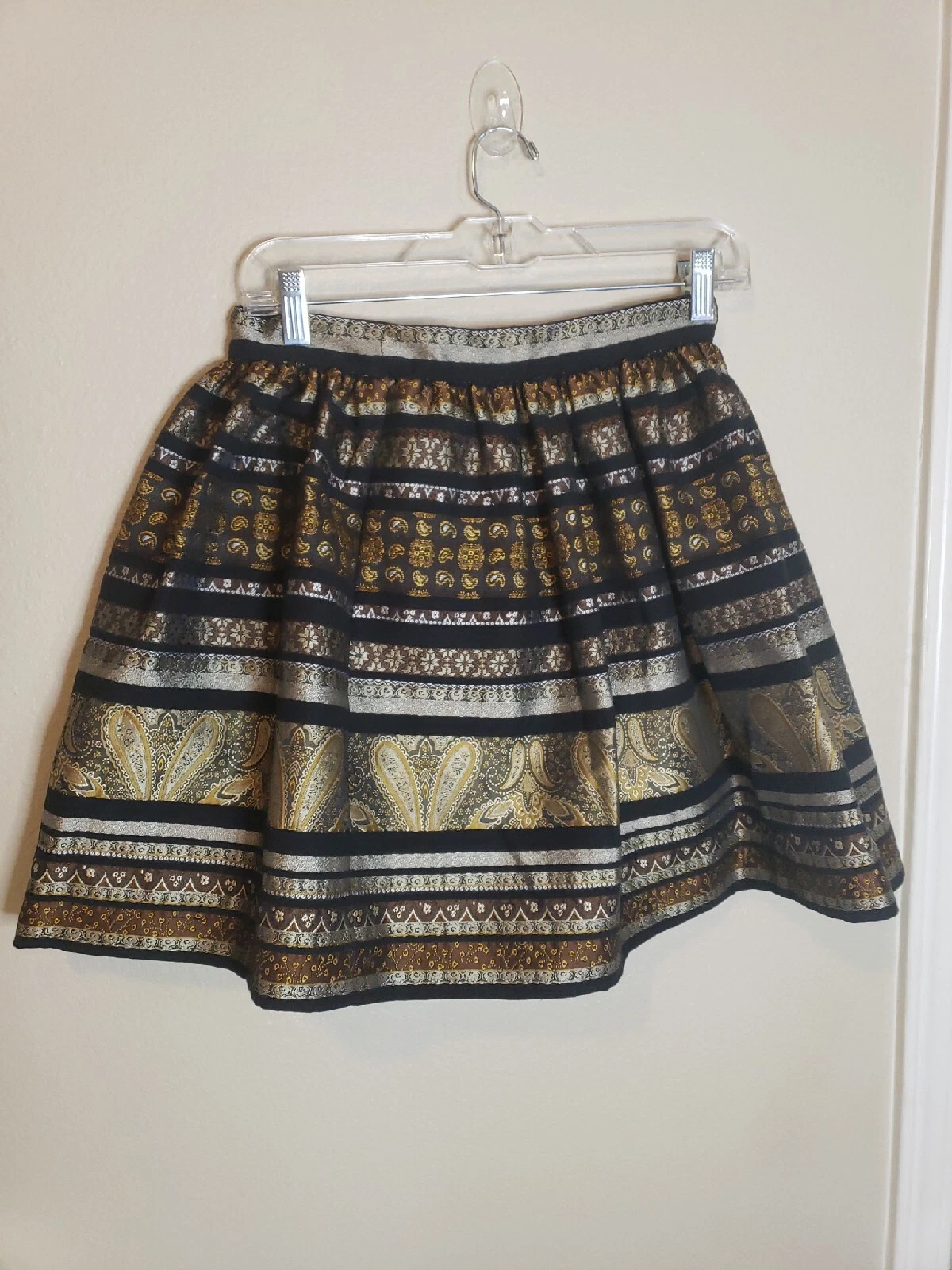 bebe mini flaredskirt multicolored size 6 w/ pockets