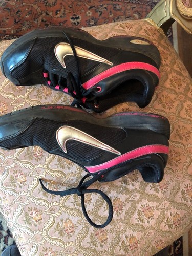 Womens NIKE BLACK AND Pink SNEAKERS SIZE 7.5 - 第 4/8 張圖片