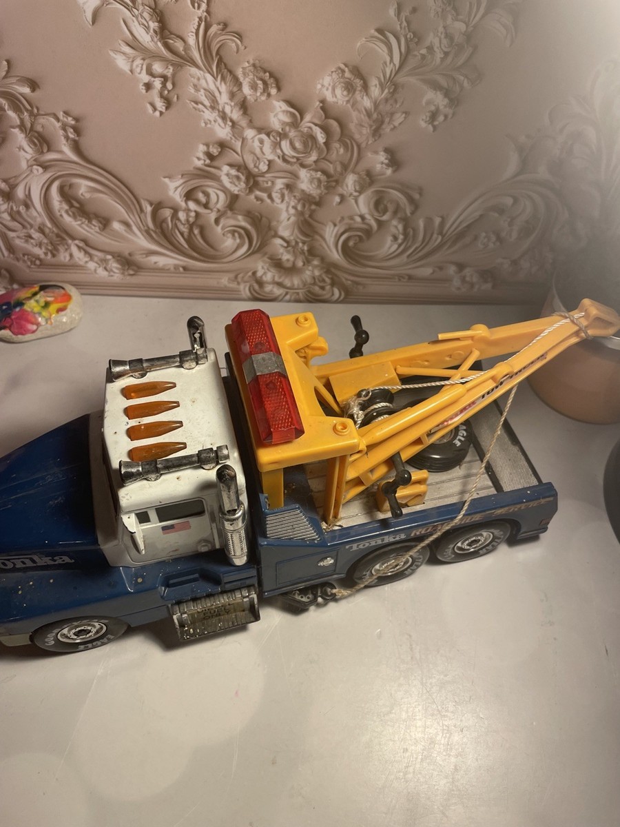 Tonka Roadside Service Tow Truck 2002 Hasbro Plastic Flashing
