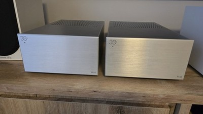 AVM M30 Monoblöcke Endstufen