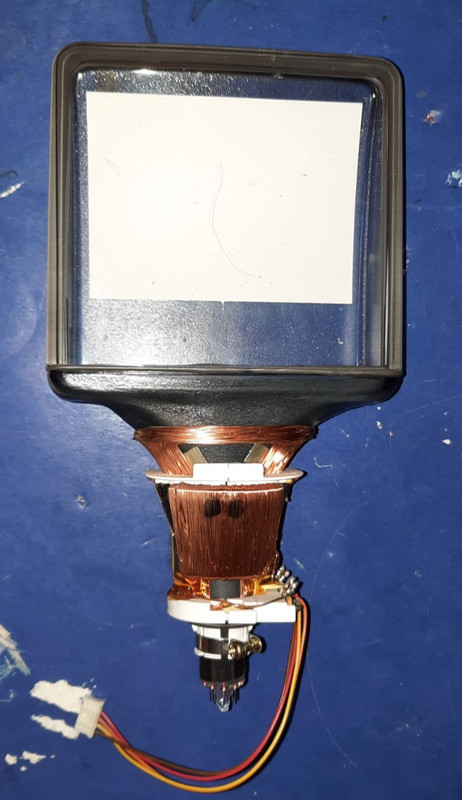 Sony watchman FD-40a (04JM) is a 4-inch monochrome flat CRT tube and yoke