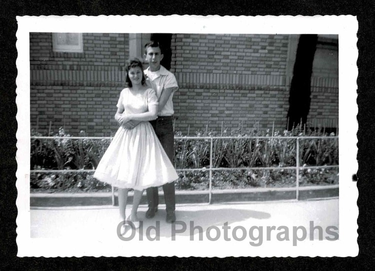 1960 HANDSOME YOUNG COUPLE PRETY DRESS BLOSSOM DAY OLD/VINTAGE PHOTO- H363