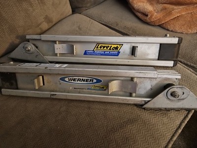 Werner QuickClick LevelLok Keylok Ladder Stabilizer Leveler Kit Lot Of TWO