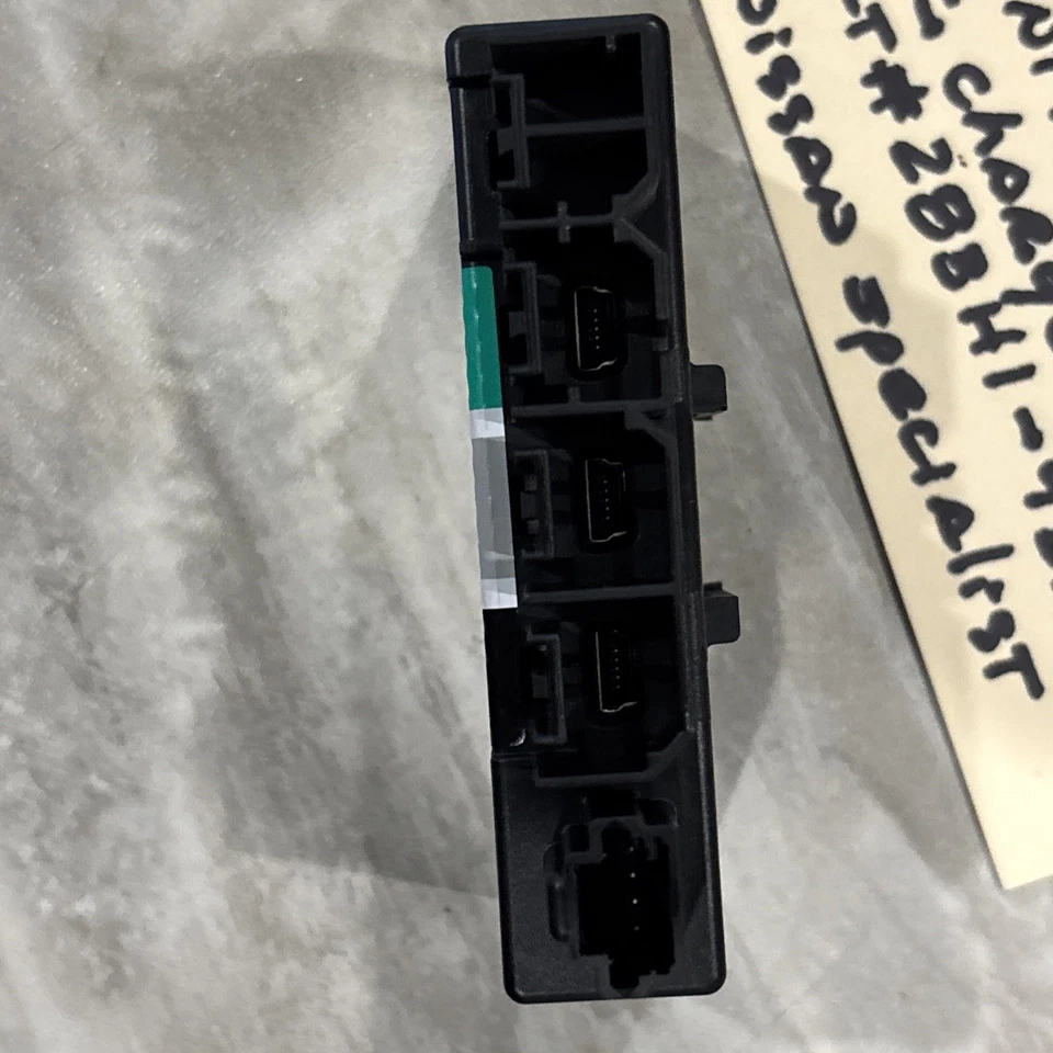 Unidad de módulo de control de cargador inalámbrico Nissan Sentra DC 2022 OEM 283H19DJ0A Foto 4 de 4