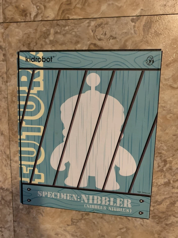 2018 Kidrobot FUTURAMA 6” NIBBLER VINYL FIGURE W/ LITTER BOX Brand New - Image 2 of 2