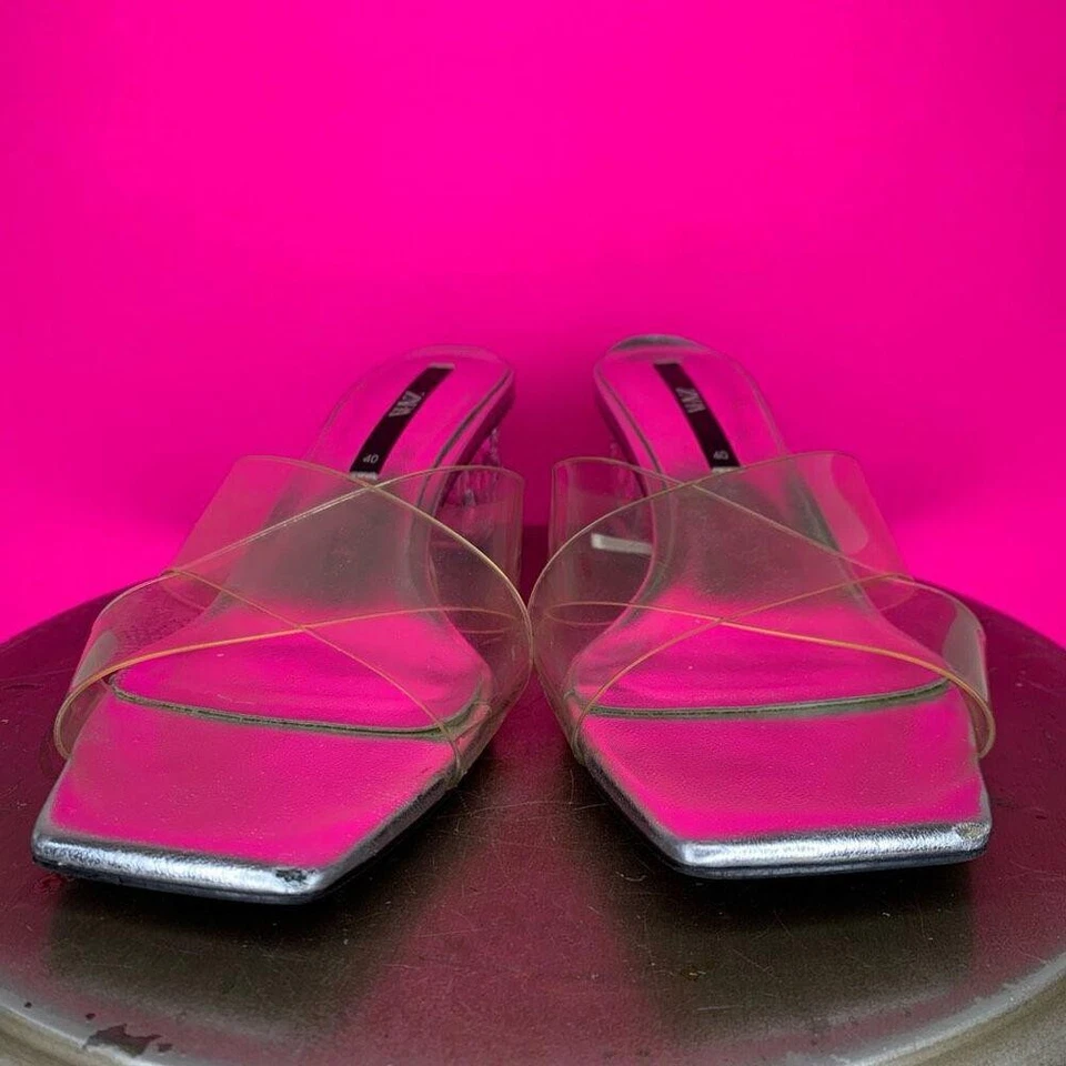 Sandalia Zara Plateada, Transparente Entrecruzada Sin Cordones Lucite Tacón Bloque Talla 9 Foto 2 de 4