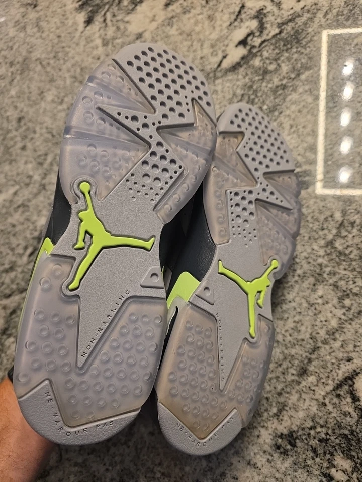 Nuevo sin caja Air Jordan 6 Retro Bajo Juvenil 768878-008 Gris Lobo/Verde Fantasma Talla 7Y  Foto 4 de 4