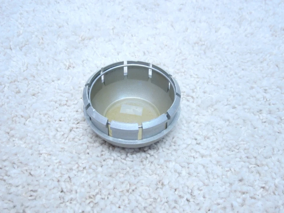 СЕРЕБРЯНЫЙ ЦЕНТРАЛЬНЫЙ КОЛПАК КОЛЕСА MAZDA B2300 B2500 B3000 B-SERIES F57A-1A096-LA #2B-3 - Изображение 2 из 3