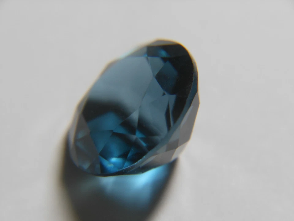 Topaz London Blue Large 5.79 ct, USA 20 Year Vendor, Excellent Round Cut - Image 2 of 4