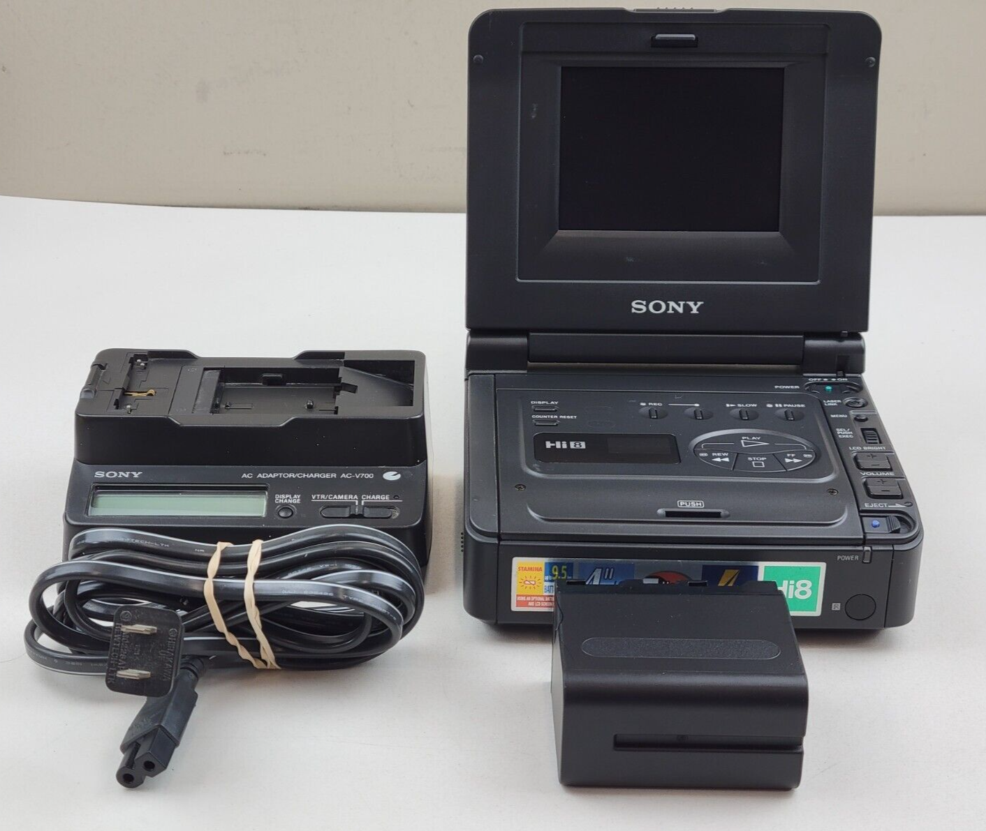 ネット限定】 SONY 8ミリビデオ液晶ウォークマン GV-A700 DVD