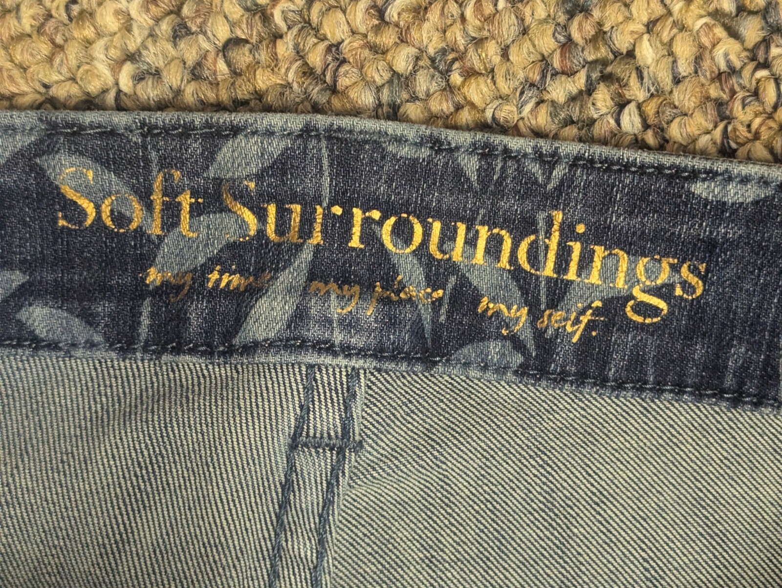 Soft Surroundings Leaf Print Stretch Pull On Jean… - image 2