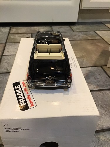Danbury Mint LE 1956 Packard Caribbean Convertible 1:24 Scale Diecast Model Car - Picture 3 of 8