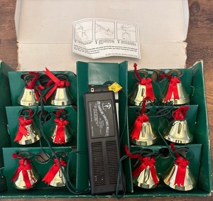 Caroling Christmas Bells クリスマスベルセット Amazon.com: Ye Merry Minstrel Caroling Christmas Bells AUS 200