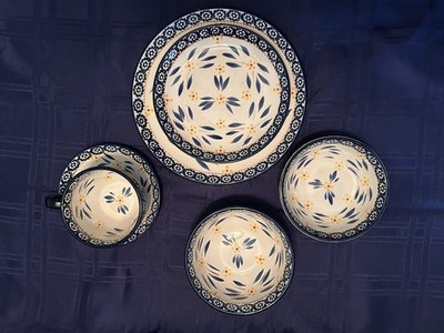 Temptations Old World Blue Dinnerware Set   Service for 8   32 Pieces