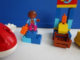 LEGO 10590 - DUPLO Town - Airport Building Set -1 minifig missing
