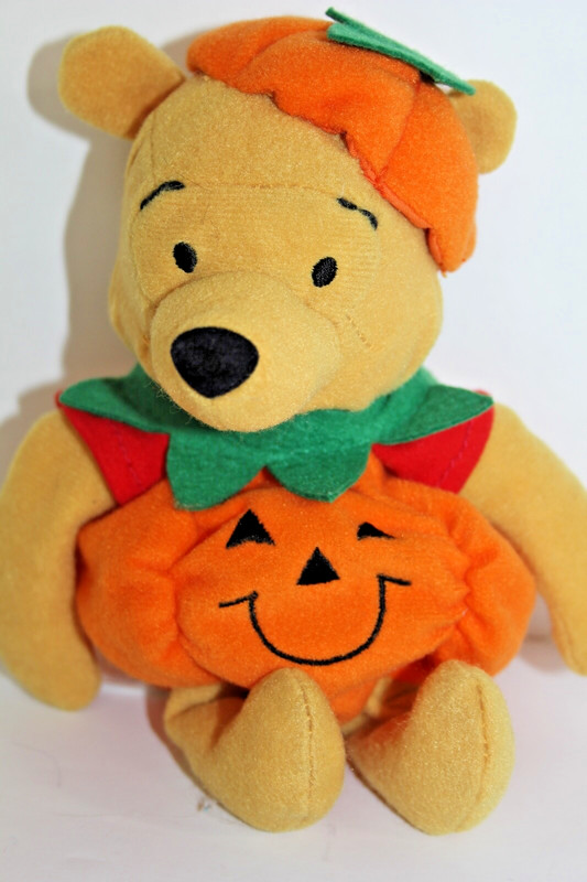 Disney Store Winnie The Pooh PUMPKIN Bear Bean Bag Plush Stuffed Halloween 8"